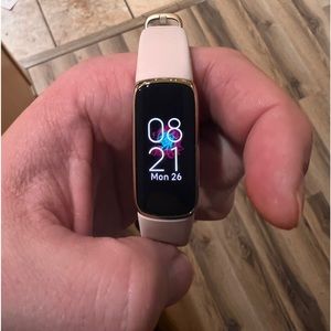 Fitbit Luxe